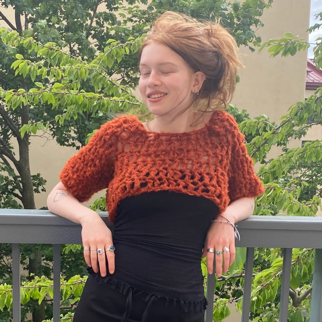 Virkad tröja rostbrun/röd kortärmad  - 90