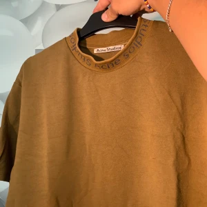 Acne studios tshirt - Fin acne tisha som jag inte längre använder ;(  Den är oversized så passar meduim