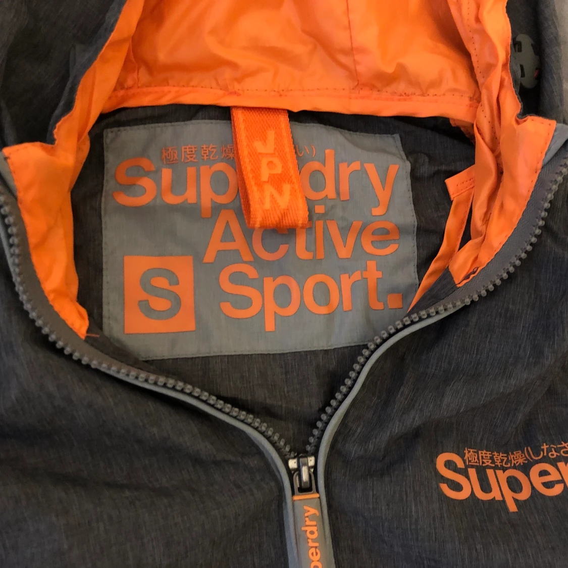 Superdry windbreaker small - 90