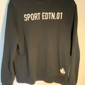 Dsquared2 tröja  - Säljer min Dsquared2 tröja  Den är i mycket bra skick. Priset kan diskuteras.