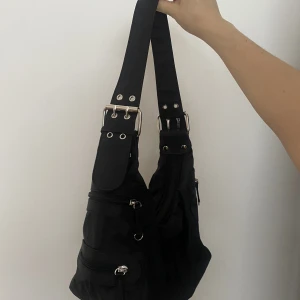 JÄTTEFIN HANSVÄSKA!  - Använd 2 gånger! 