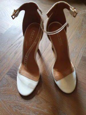 Skor - Använda vid ett tillfälle. 