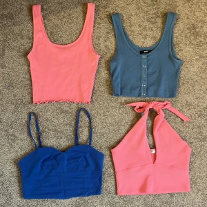 Toppar - Olika toppar. De översta är från bikbok och de under från strandivarius. Vid köp av fler toppar blir det billigare, men 15kr stycket! För fler bilder, hör av dig privat:)