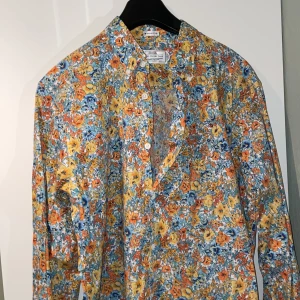 Skjorta herr - Skjorta passar M, regular fit. 10/10 skick 