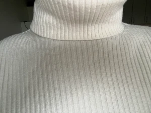 White jumper with side cut  - Good conditions 