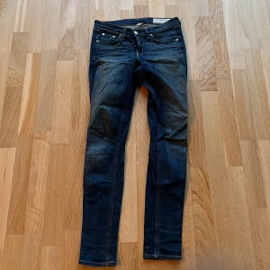 Rag & Bone jeans  - Storlek 26. Använda 1-2 ggr. 