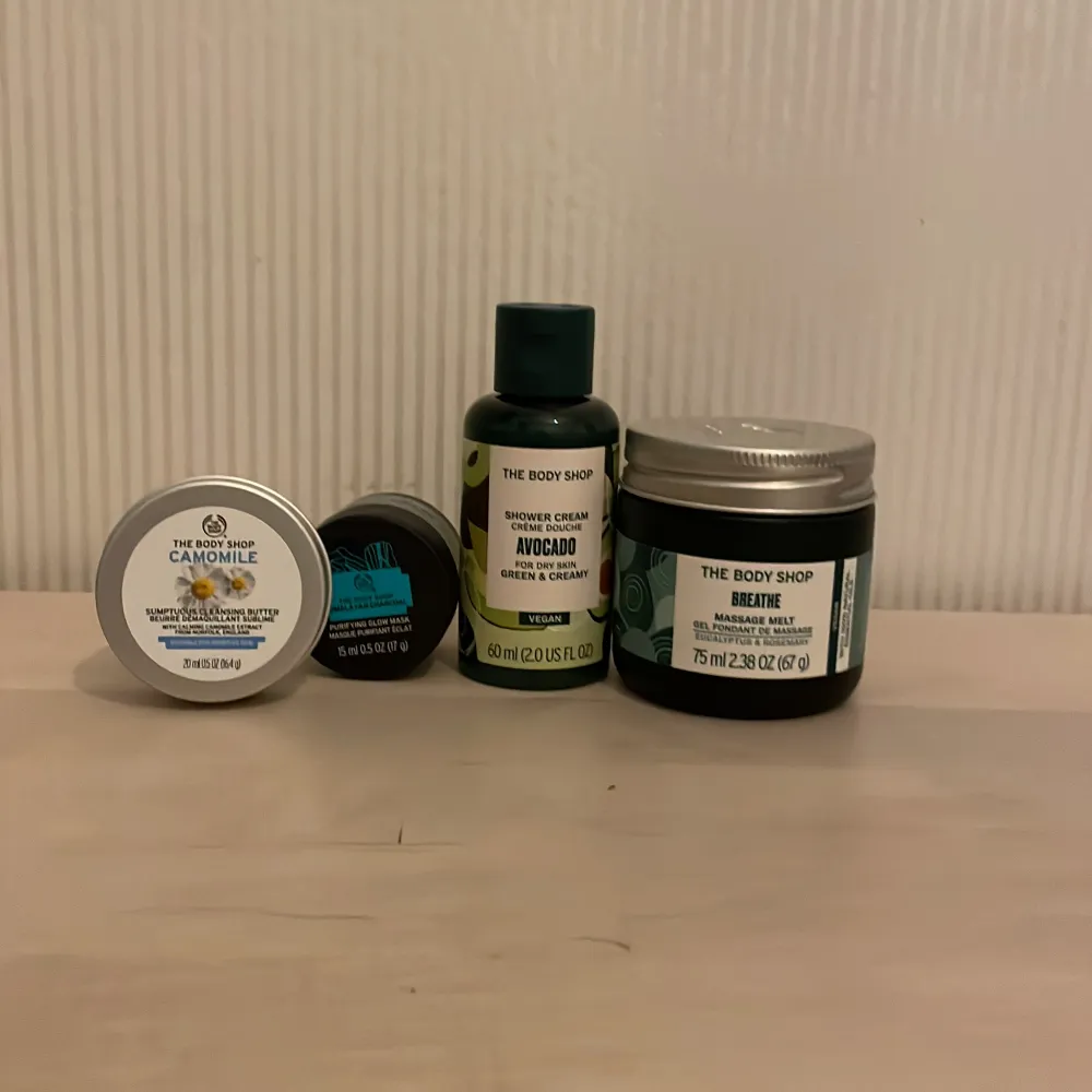  Four things from the body shop, not used . Accessoarer.