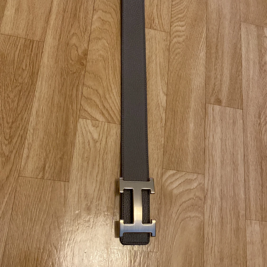 Hermés bälte grå och svart 
