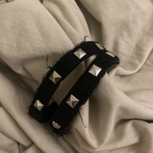 Nitarmband  - Är någon intresserad av att köpa nitarmband? Håll utkik så kommer vi börja sälja i olika färger🤍