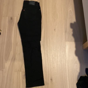 Raka levis 514 32/32 - Levis 514 raka som sitter som 501 säljer för dom är för små
