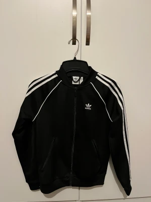 Adidas  - Adidas tröja  