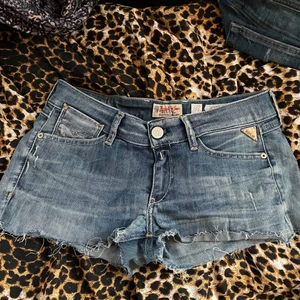 Lowwaist jeansshorts - Lowwaist jeansshorts