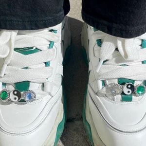 Axel Arigato Catfish - Intressekoll på dessa chunky sneakers från Axel Arigato. Köpta för ca en månad sedan därmed knappt använda, stl 36, nypris 2300:- 