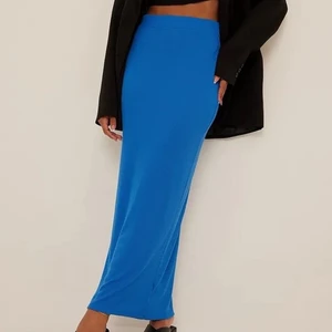 Kjol - Storlek M/L pris 319kr
