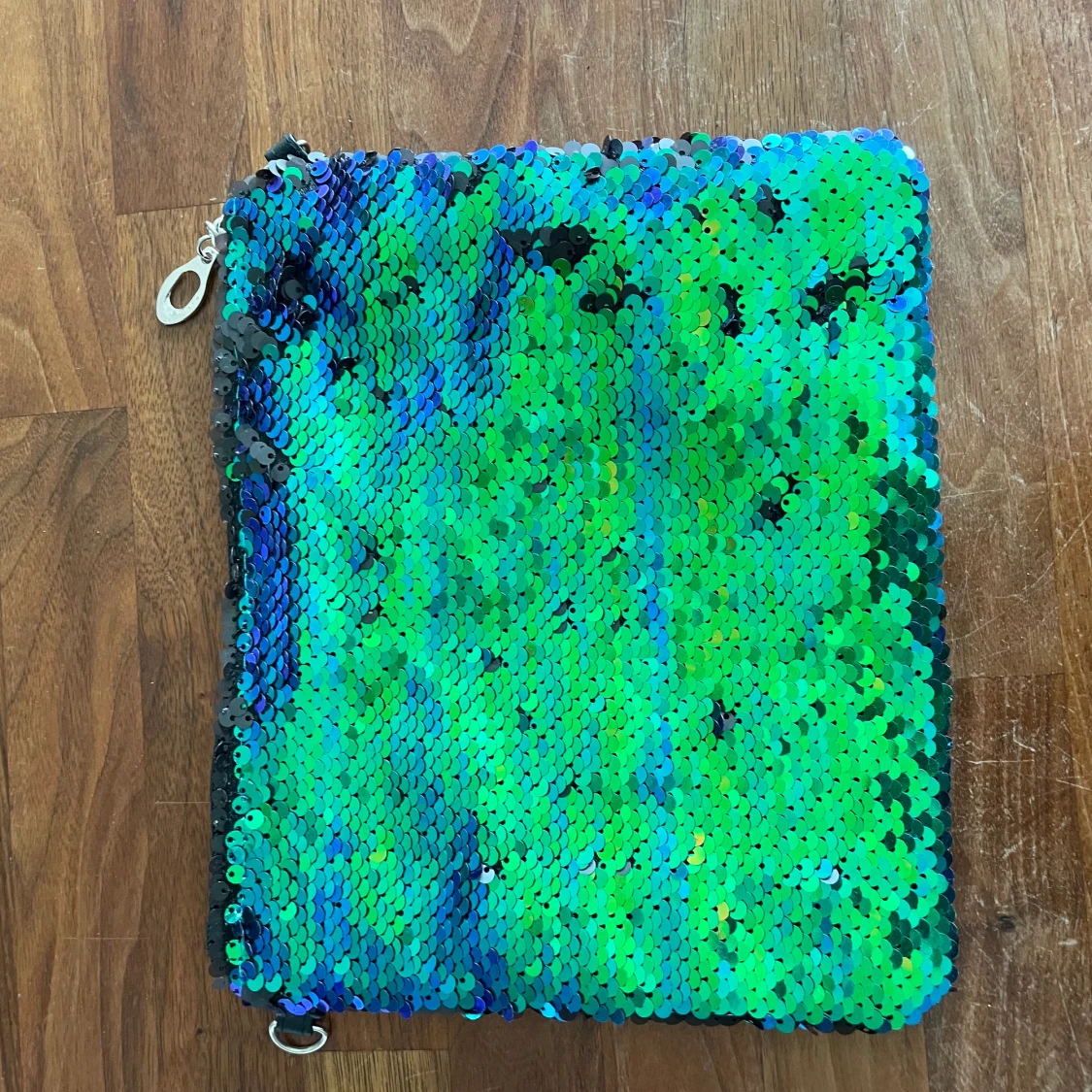 Paljettclutch/ necessär  - 90