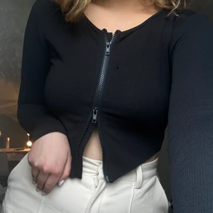 Svart tröja  - Superfin och knappt använd, storlek S