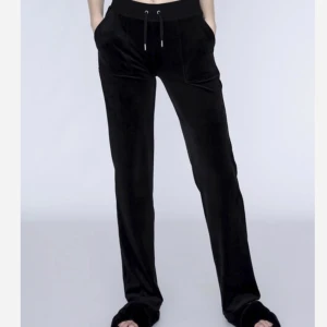 Svarta juicy couture byxor - Juicy byxor💕 1000+frakt! Storlek xxs, nyskick, köpta på deras hemsida