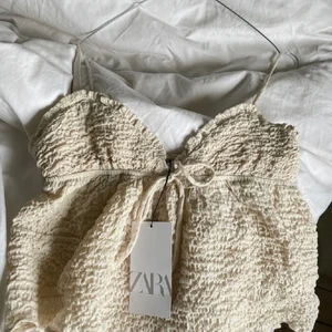 Zara linne - Super gulligt sommar linne, köpt förra sommaren för 229 säljer för 180kr💓