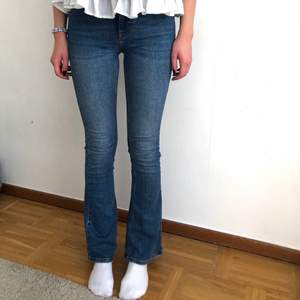 Så snygga jeans från Gina Tricot!🤩🤩 jag är 166cm