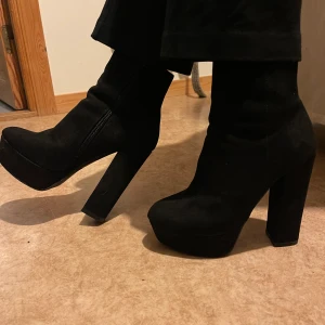 Klackar - Snyggaste festskorna nu till jul & nyår men för höga för mig att gå i 😅