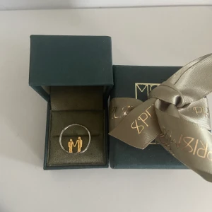 Maria Nilsdotter berlock! - Säljer min fina berlock av Bröderna Lejonhjärta från Maria Nilsdotter! Köpt i somras💗💗(pris kan diskuteras)