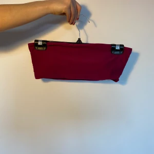 Vinröd/lila bikini - Bikini från Zaful med highwaist, helt oanvänd (för stor) Köparen betalar frakt, inga byten