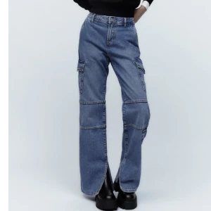 Cargo slit pants från zara - Helt oanvända, köpa i nyc men ej kommit till användning hemma❤️