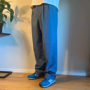 Baggy Blåa Kostymbyxor - .