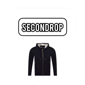 Limitato Rest Zip Hoodie - ▪️Limitato Rest Zip Hoodie▪️ - Skick 9/10 - Storlek M - Pris: 1499:- - Ordinarie pris: 3999:- - Intresserad? Hör av dig på DM!💌 - Vi erbjuder en trygg handel🙏🏽  #secondrop 