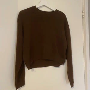 H&M  - Jättefin stickad tröja från h&m, Använd 2 gånger. 50kr+frakt