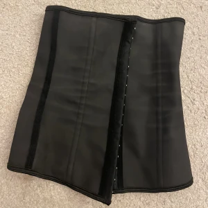 Waisttrainer - Endast testad, nypris 700 kr