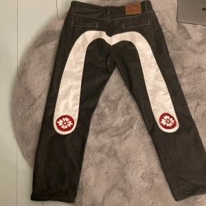 Evisu jeans - Evisu jeans i väldigt bra skick, inga flaws. Köpta här på plick