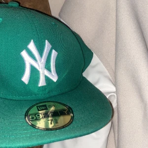 Keps  - New York new era keps aldrig använt köpt på plick köparen står för frakten 