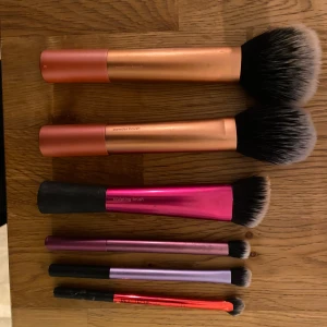 Sminkborstar - Borstar från Real techniques! 50kr/st eller alla för 100kr