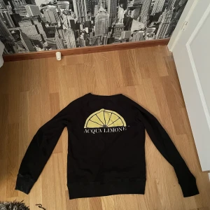 Acqua Limone tröja - Acqua limone tröja, skick 9/10, använt ett fåtal gånger, storlek S