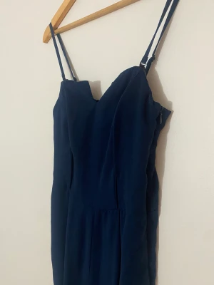 Byxdress - Byxdress med tight snygg överdel och pösig skön underdel. Använd några fåtal gånger