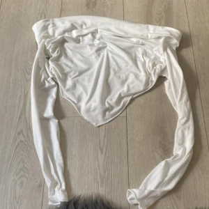 En vit topp -  En vit topp som jag har använt ett fåtal gånger 💗