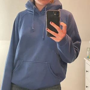 Blå hoodie - Blå hoodie från Bikbok💙