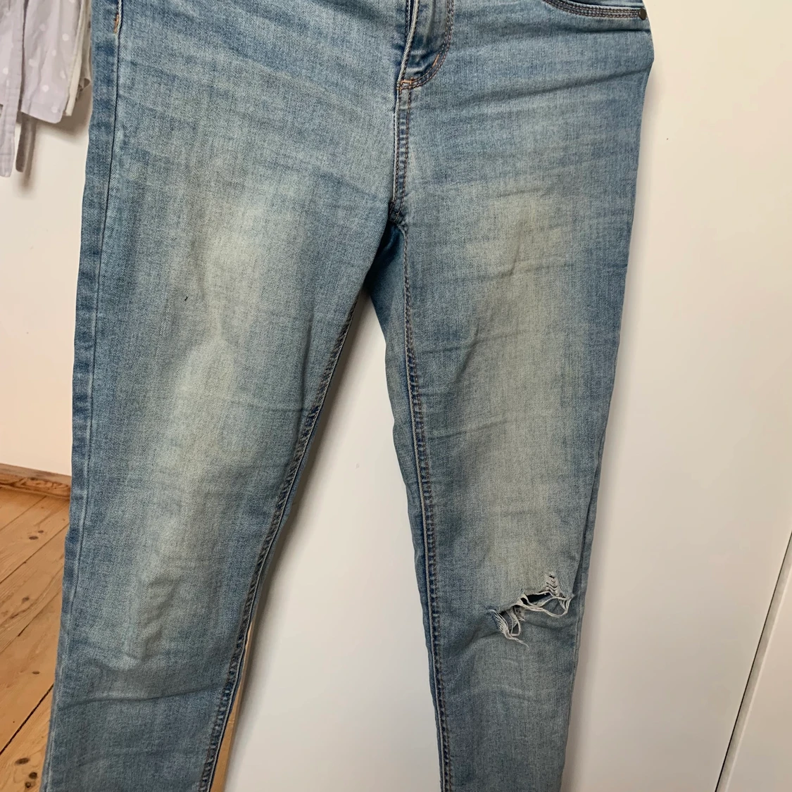 Blåa skinnet jeans - 90