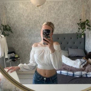 Topp - Söt topp som inte kommer till använd. Str xs men funkar nog även för s