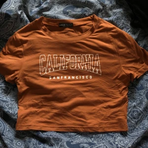 SHEIN magtröja  - Storlek M, ej använd 