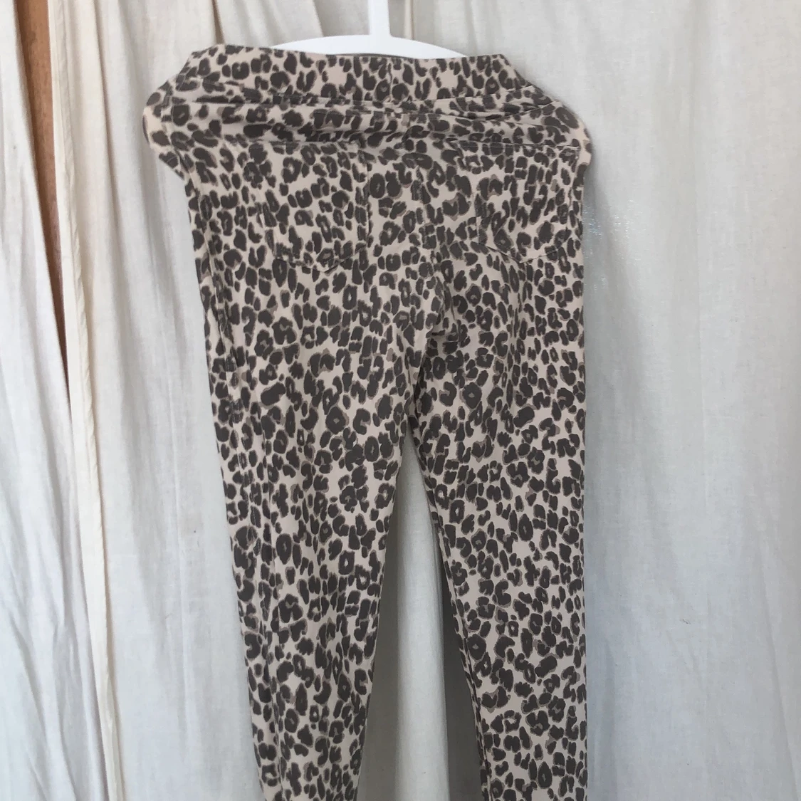 H&M liopard mönstrade jeans - 90