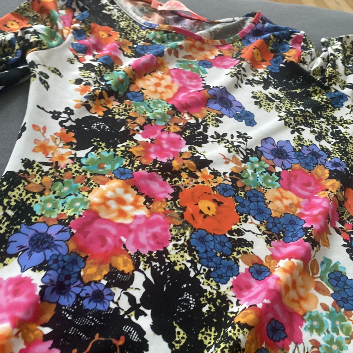 Blommig klänning  - 91