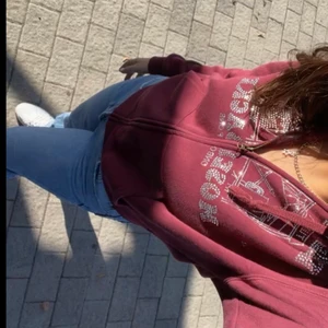 One of one  - Säljer denna hoodie från one of one , limited drop. Den är inprincip oanvänd alltså är den i väldigt bra skick. Unisex 