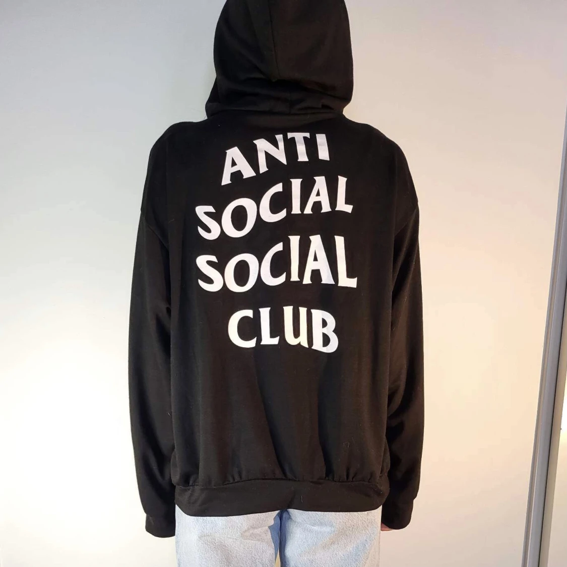 svart anti social social club fejk hoodie