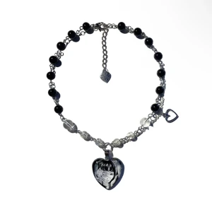 Tomie Necklace - Super fint junji ito handgjort halsband!   Bjuder på gratis frakt om betalning sker via swish. Annars betalar man frakt vid ”köp nu” alternativet. Skriv vid intresse! 💗