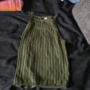 Grönt lunne - Grönt ribbat linne