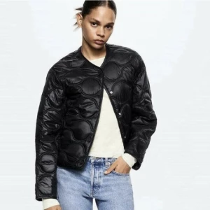 Quiltad jacka  - Vår/höst jacka från mango! Nyskick 💓