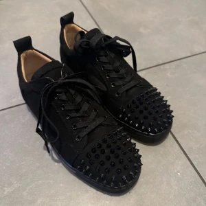 Christian Louboutin  - Hej, jag säljer nu mina loubs för att dem inte riktigt passade mig. Dem är inte alls så använda. Skriv gärna vid intresse!☺️