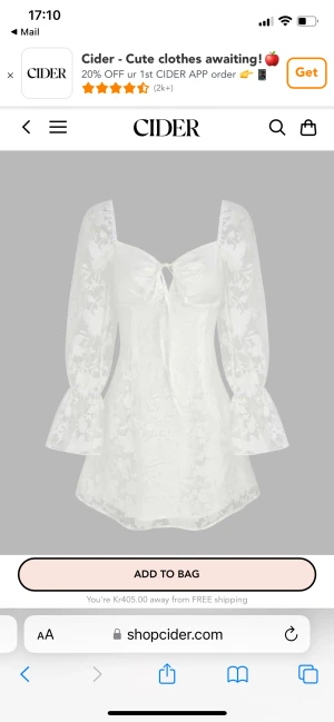 Vit studentklänning  - Säljer denna vita klänning perfekt till studenten. Från cider strl 38💘300kr! Köparen betalar frakt! Hör av er för fler bilder!!